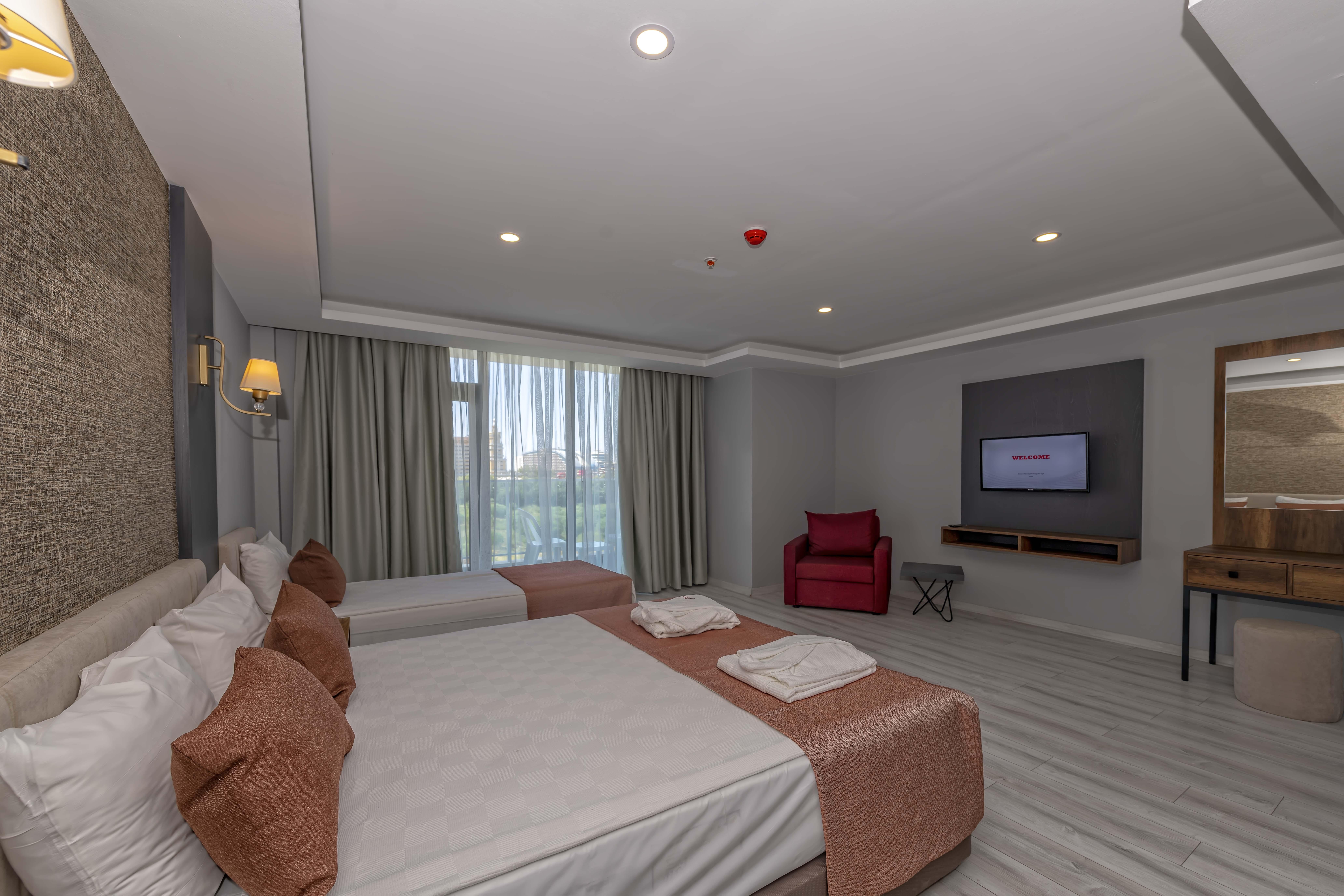 Royal Towers Lara Otel 4*